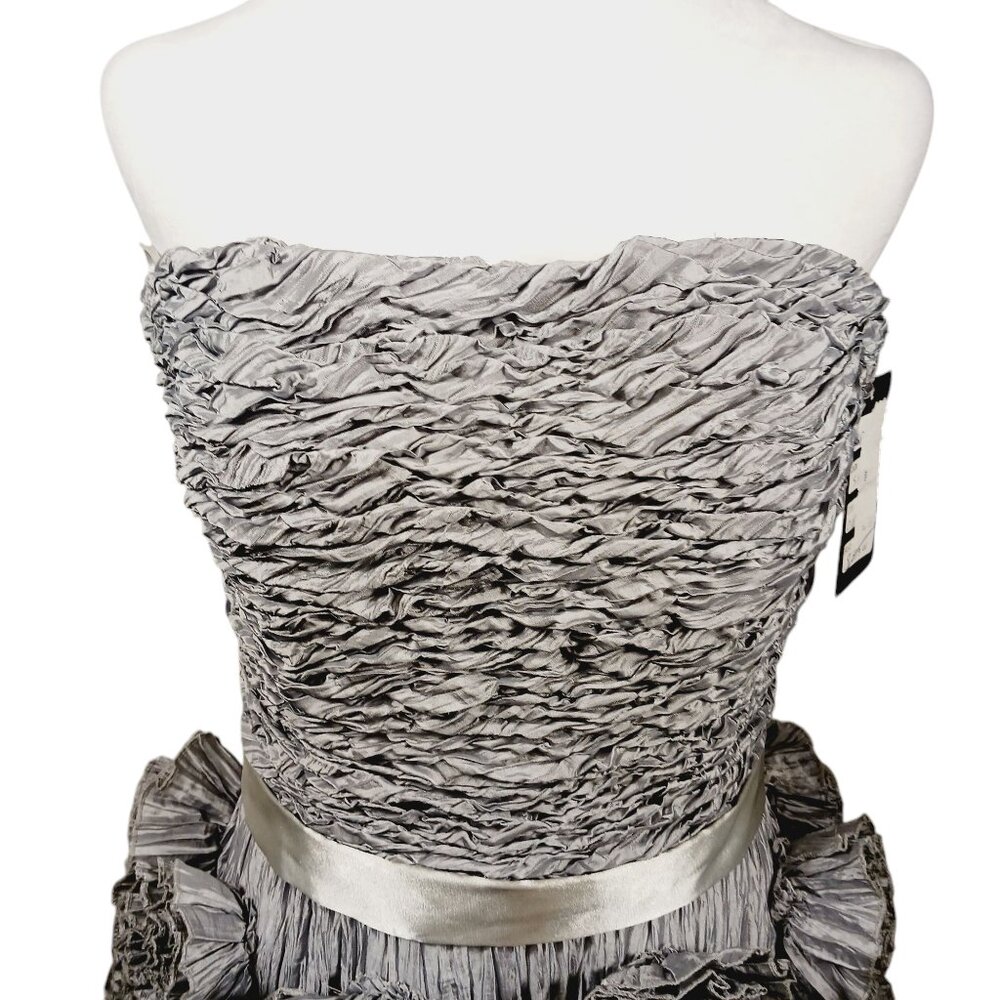Runway Fashion Couture, NWT, Elegant Silver Mini Dress, Size 8, 3D Floweret's - Picture 5 of 16